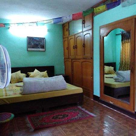 The Nepali Hive Hostel Kathmandu Bagian luar foto