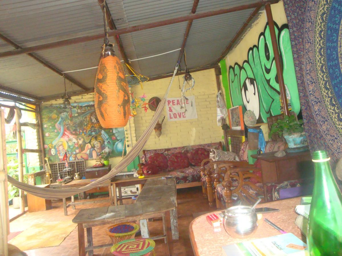 The Nepali Hive Hostel Kathmandu Bagian luar foto