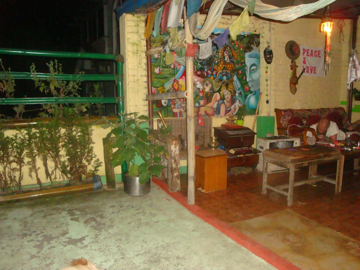 The Nepali Hive Hostel Kathmandu Bagian luar foto