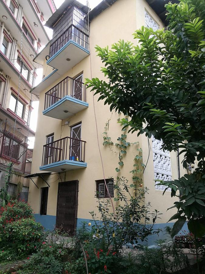 The Nepali Hive Hostel Kathmandu Bagian luar foto
