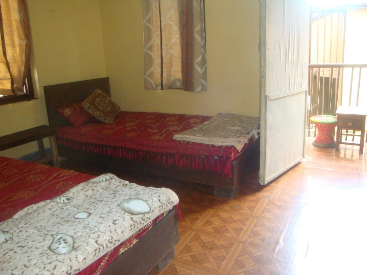 The Nepali Hive Hostel Kathmandu Bagian luar foto