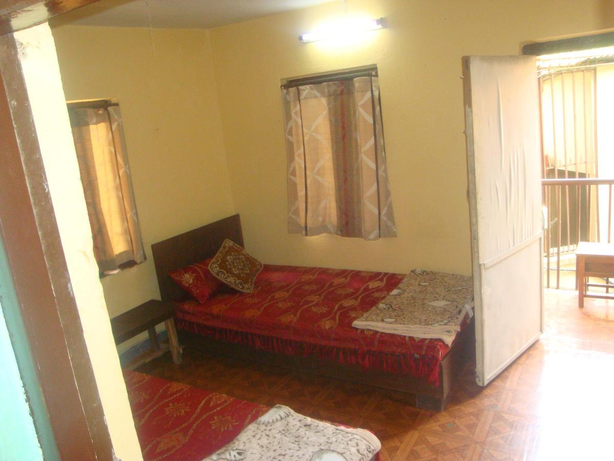 The Nepali Hive Hostel Kathmandu Bagian luar foto