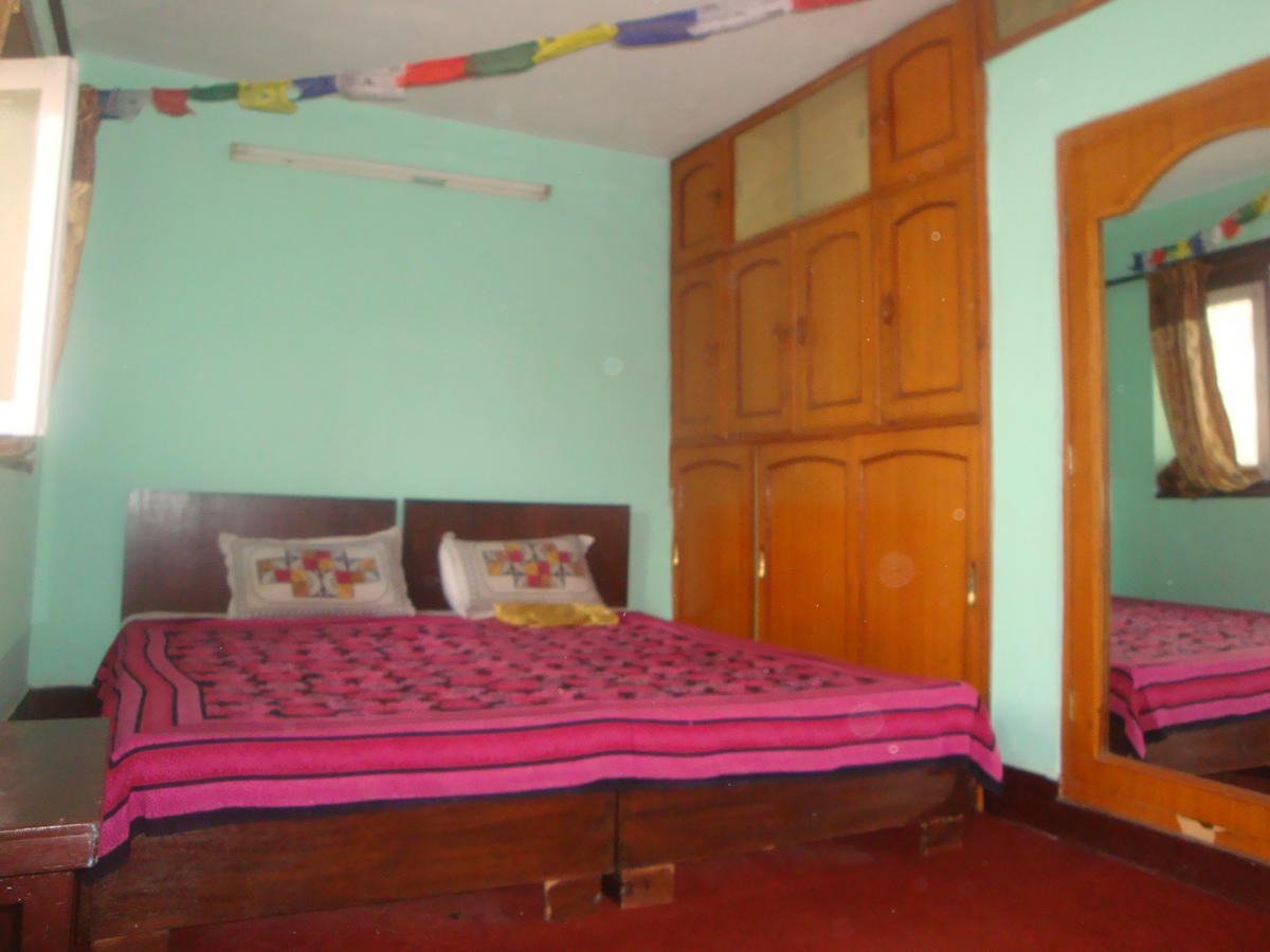 The Nepali Hive Hostel Kathmandu Bagian luar foto