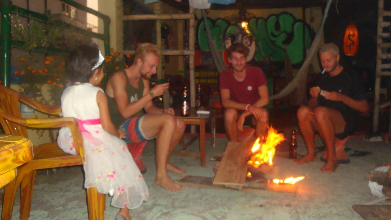 The Nepali Hive Hostel Kathmandu Bagian luar foto