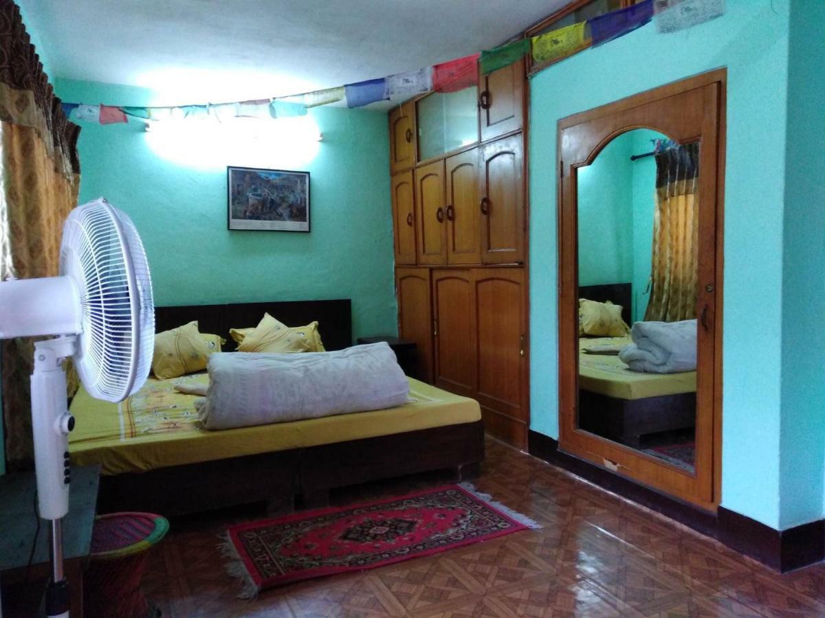 The Nepali Hive Hostel Kathmandu Bagian luar foto